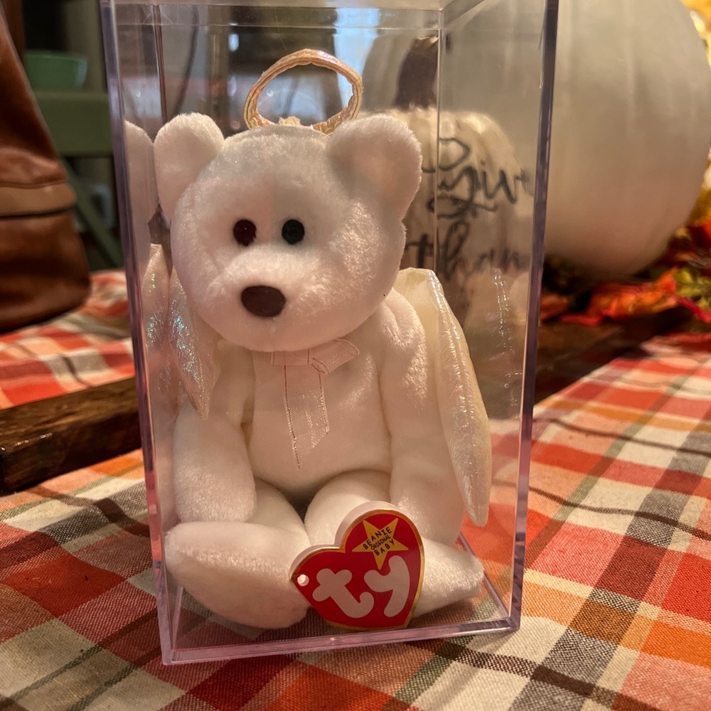 1998 edition halo angel bear, beanie baby.